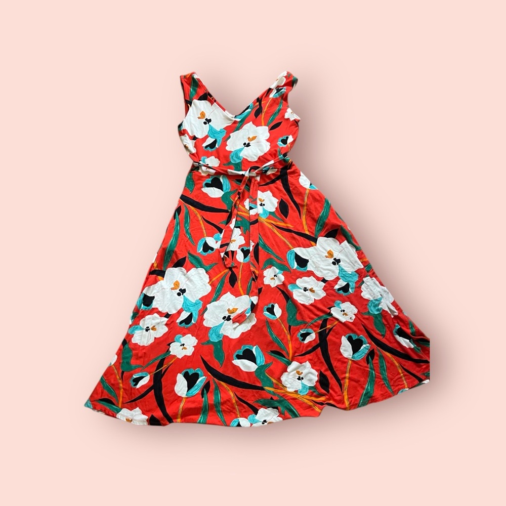 Flowy Spring/Summer Flowered Dress - Picture 2 of 6